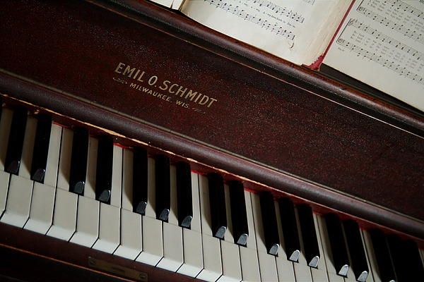 Những câu chuyện tình cờ về Piano điện cũ